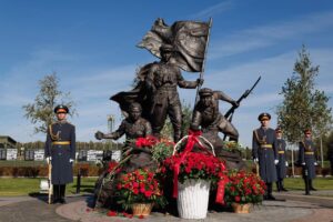 Скульптура КНДР в Парке Победы